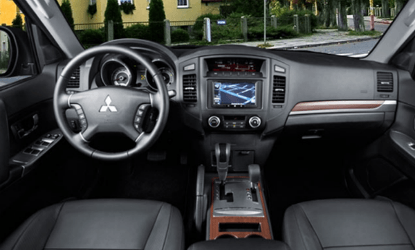 Mitsubishi Pajero 2019 interior