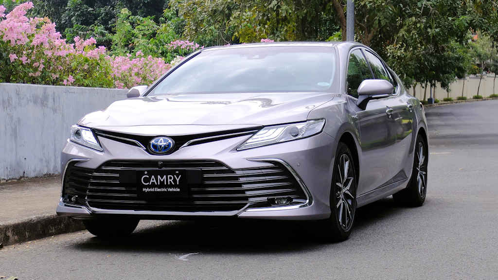 2022 toyota camry front look