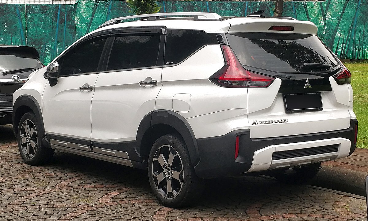 Mitsubishi Xpander wheel size