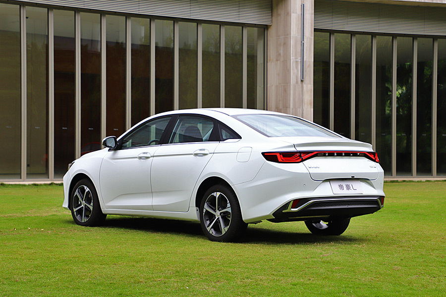 Geely Emgrand White Color