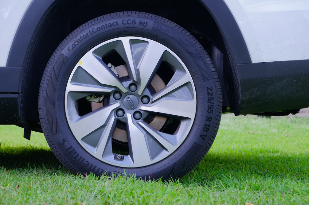 Geely Okavango tire size