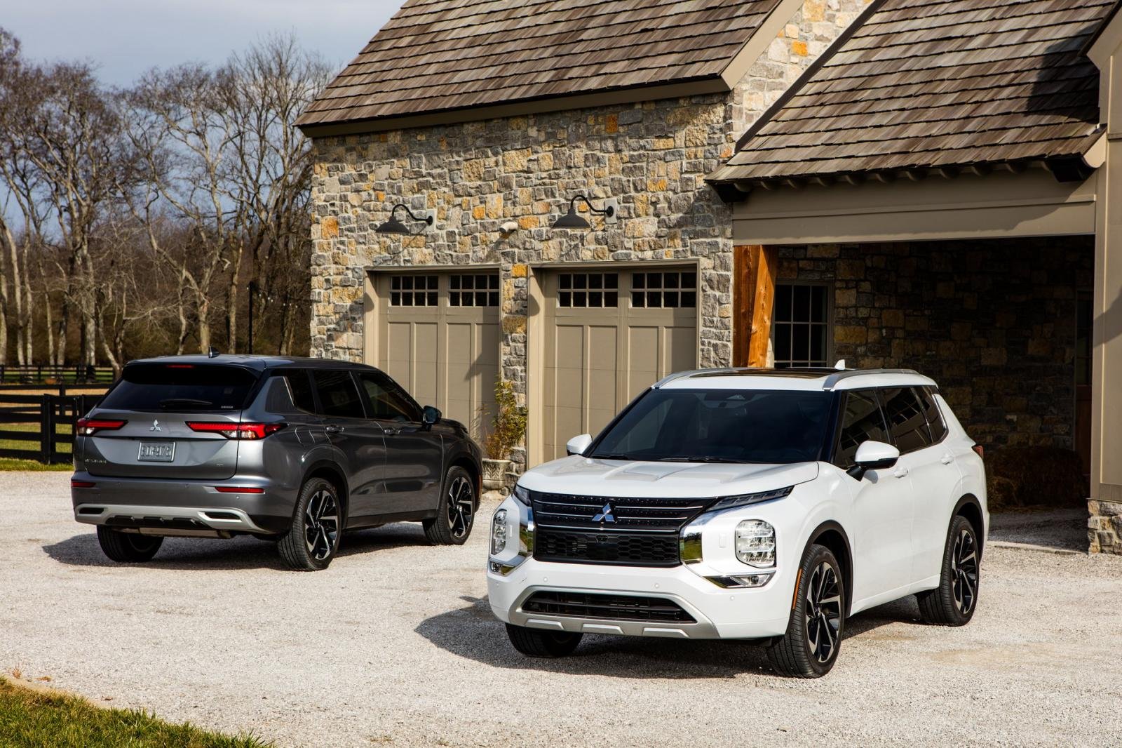 Mitsubishi Outlander Vs Montero Sport