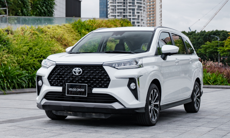 Toyota Veloz Review 2023 - An Ultimate Guide