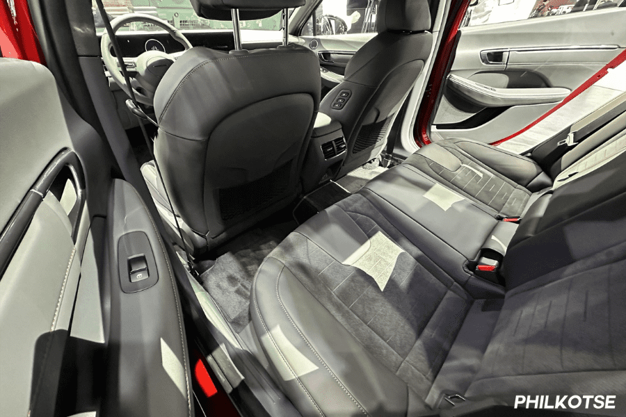 hyundai-sonata-backseat