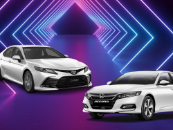 2022 Toyota Camry vs Honda Accord  - The Mid-size Sedan Battle